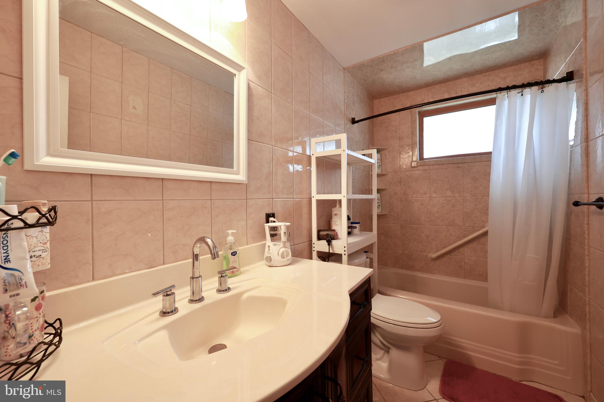 PHILADELPHIA (NORTHEAST) - Residential