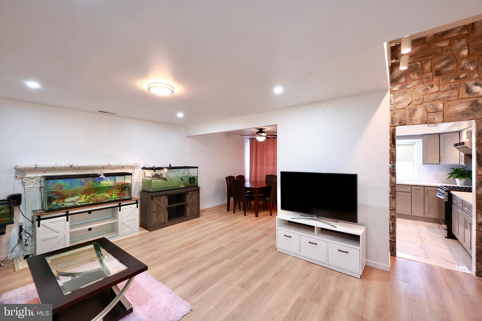 PHILADELPHIA (NORTHEAST) - Residential