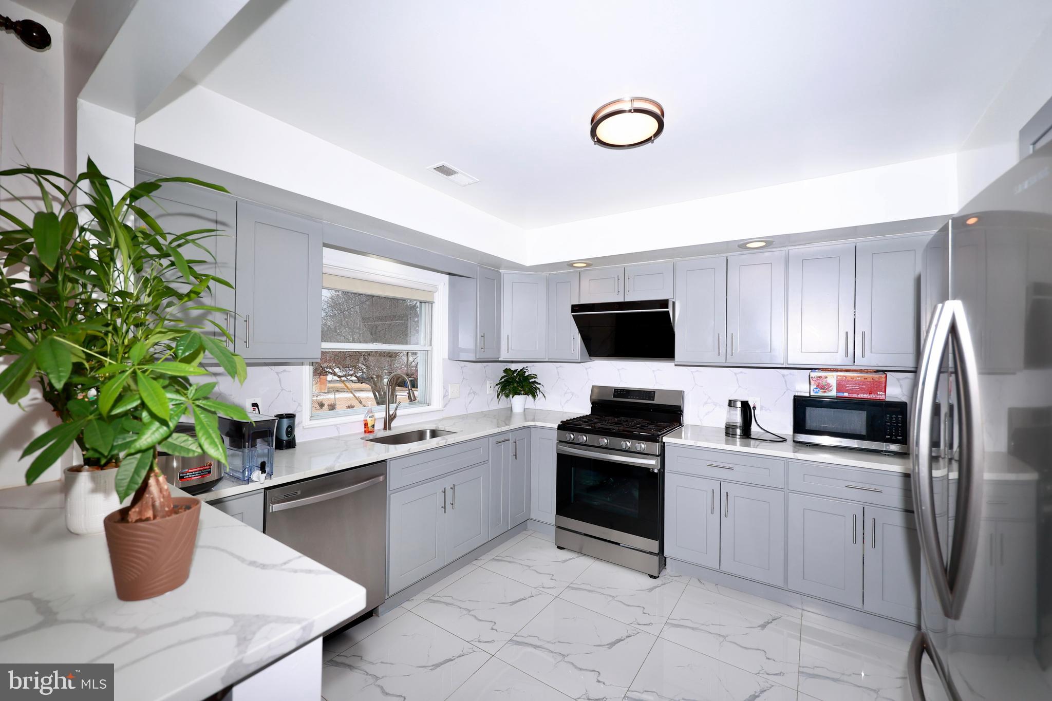 PHILADELPHIA (NORTHEAST) - Residential