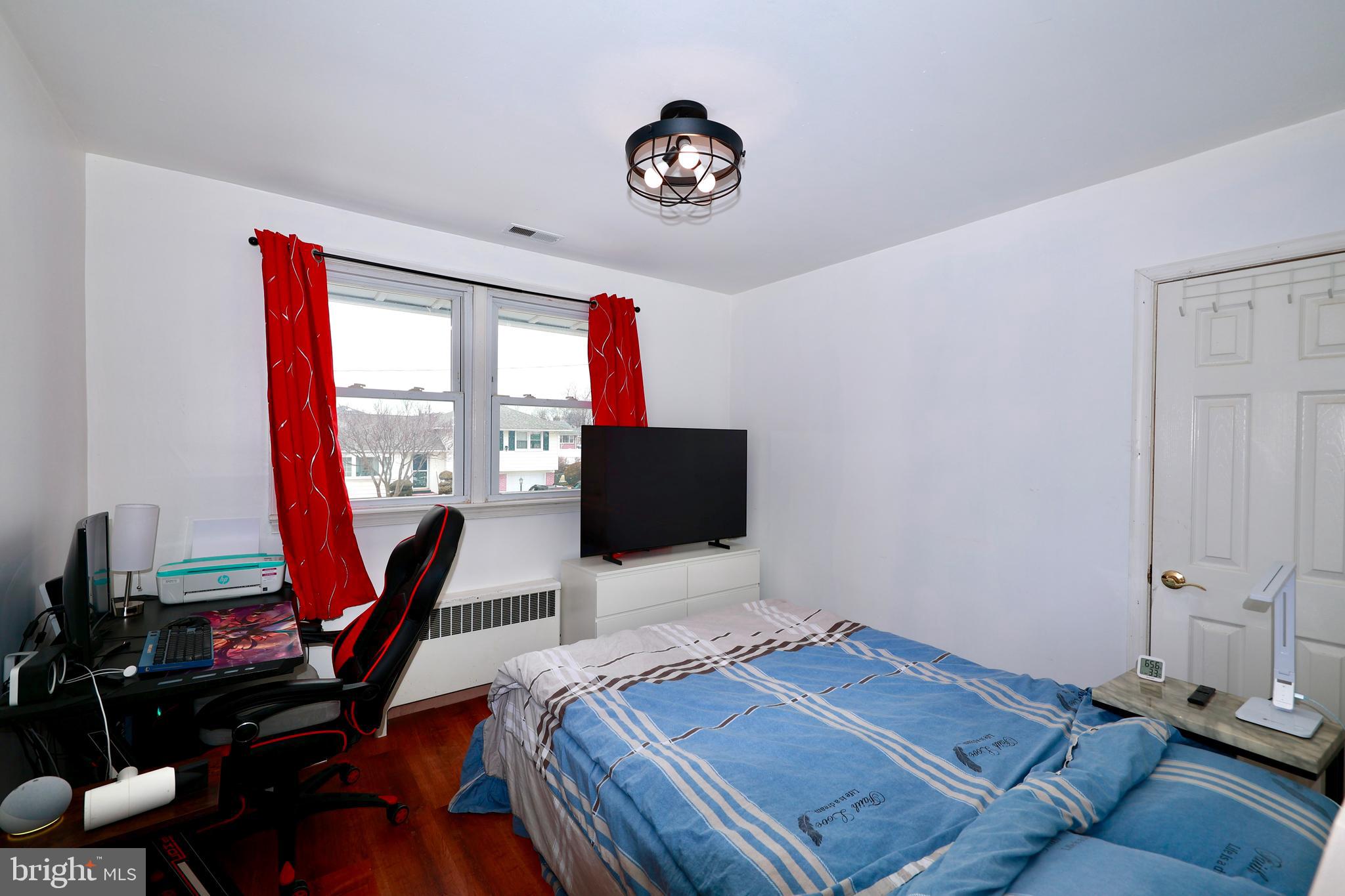 PHILADELPHIA (NORTHEAST) - Residential