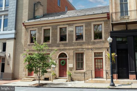 121 E KING STREET 123 LANCASTER PA 17602