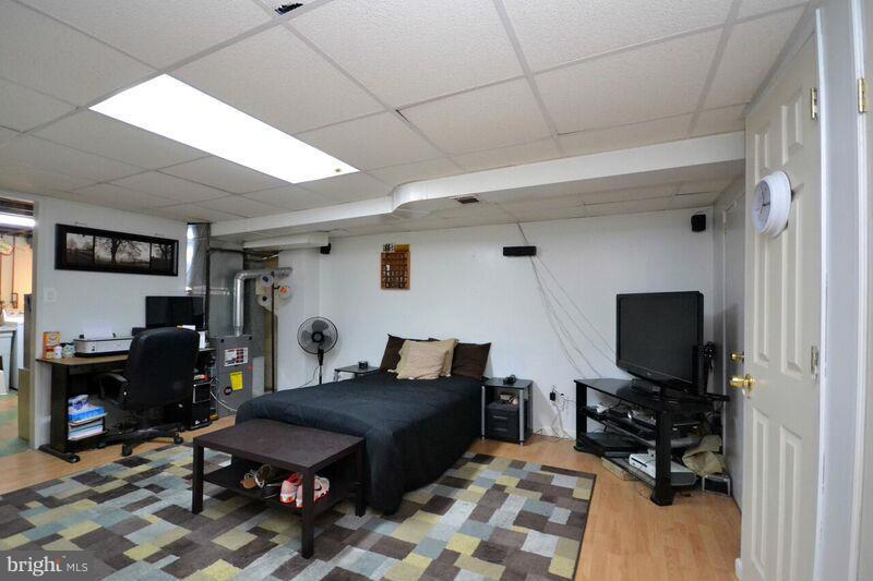 HAWTHORNE - Residential Lease