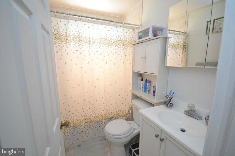 HAWTHORNE - Residential Lease