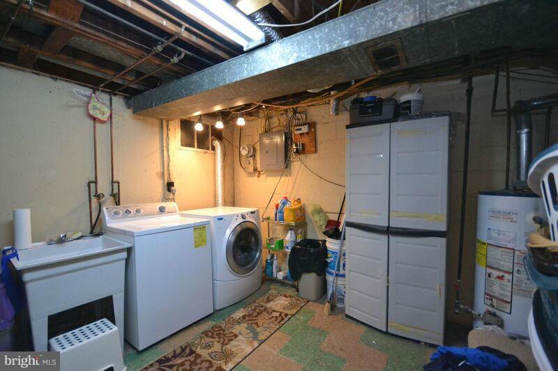 HAWTHORNE - Residential Lease