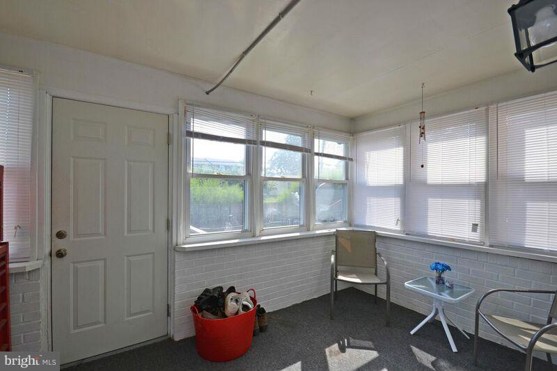 HAWTHORNE - Residential Lease