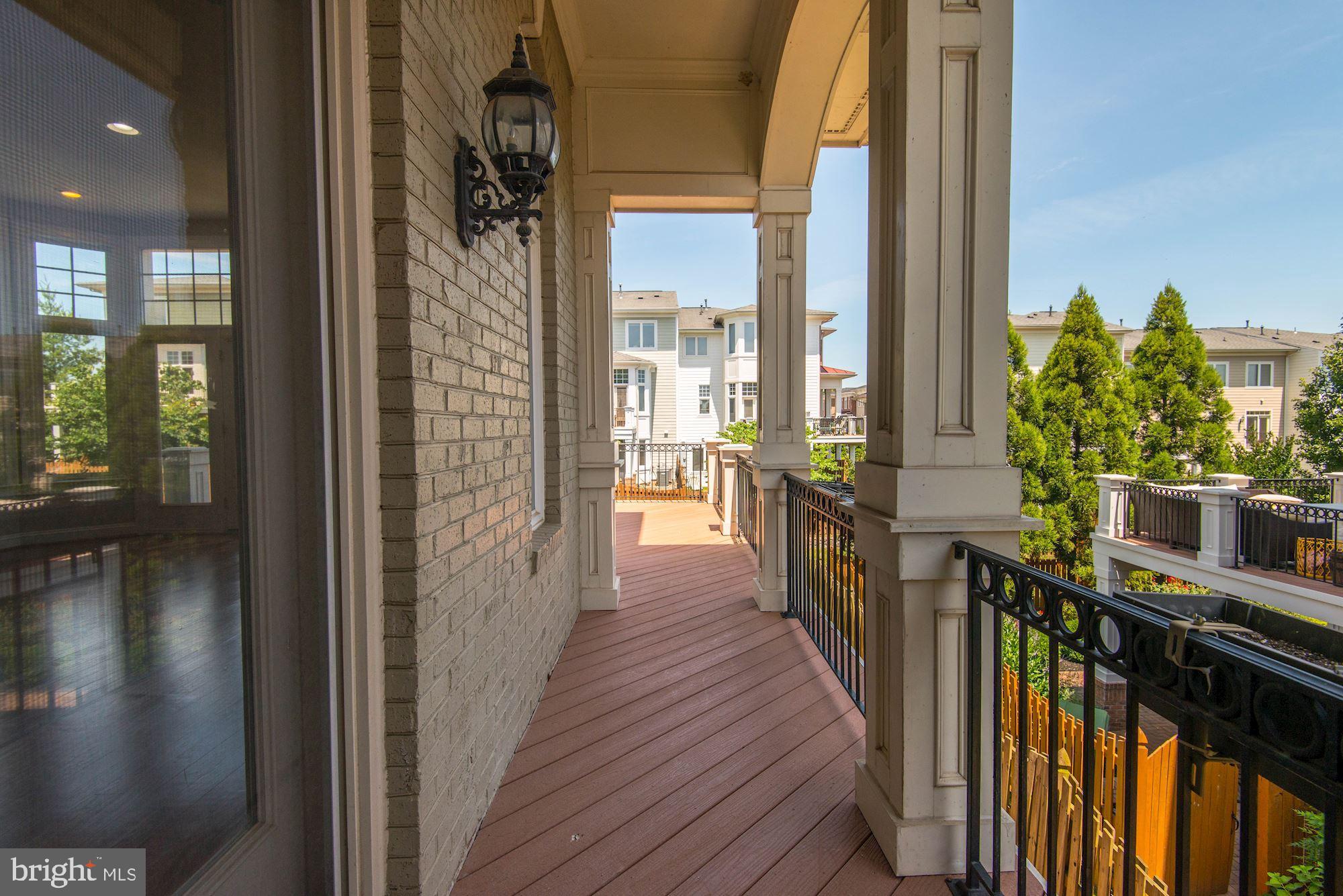 LANSDOWNE ON THE POTOMAC - Residential