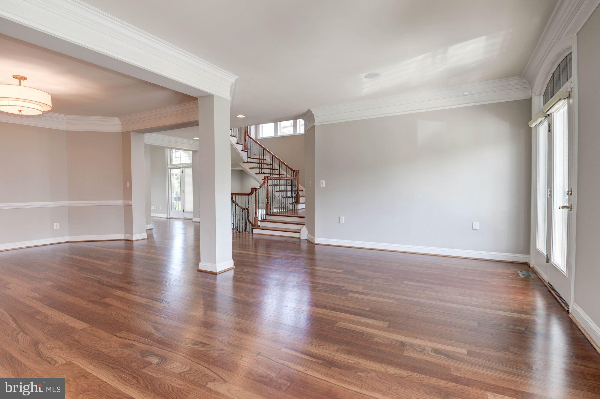 LANSDOWNE ON THE POTOMAC - Residential