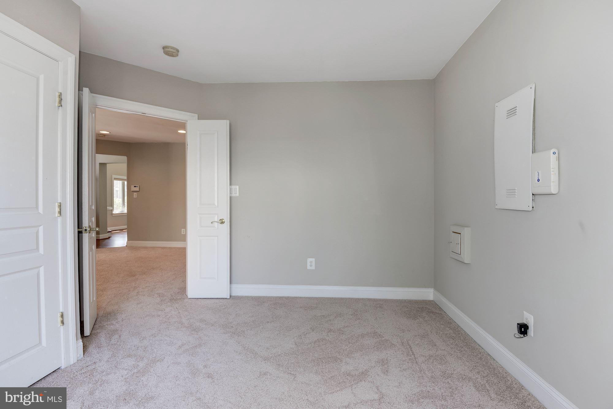 LANSDOWNE ON THE POTOMAC - Residential