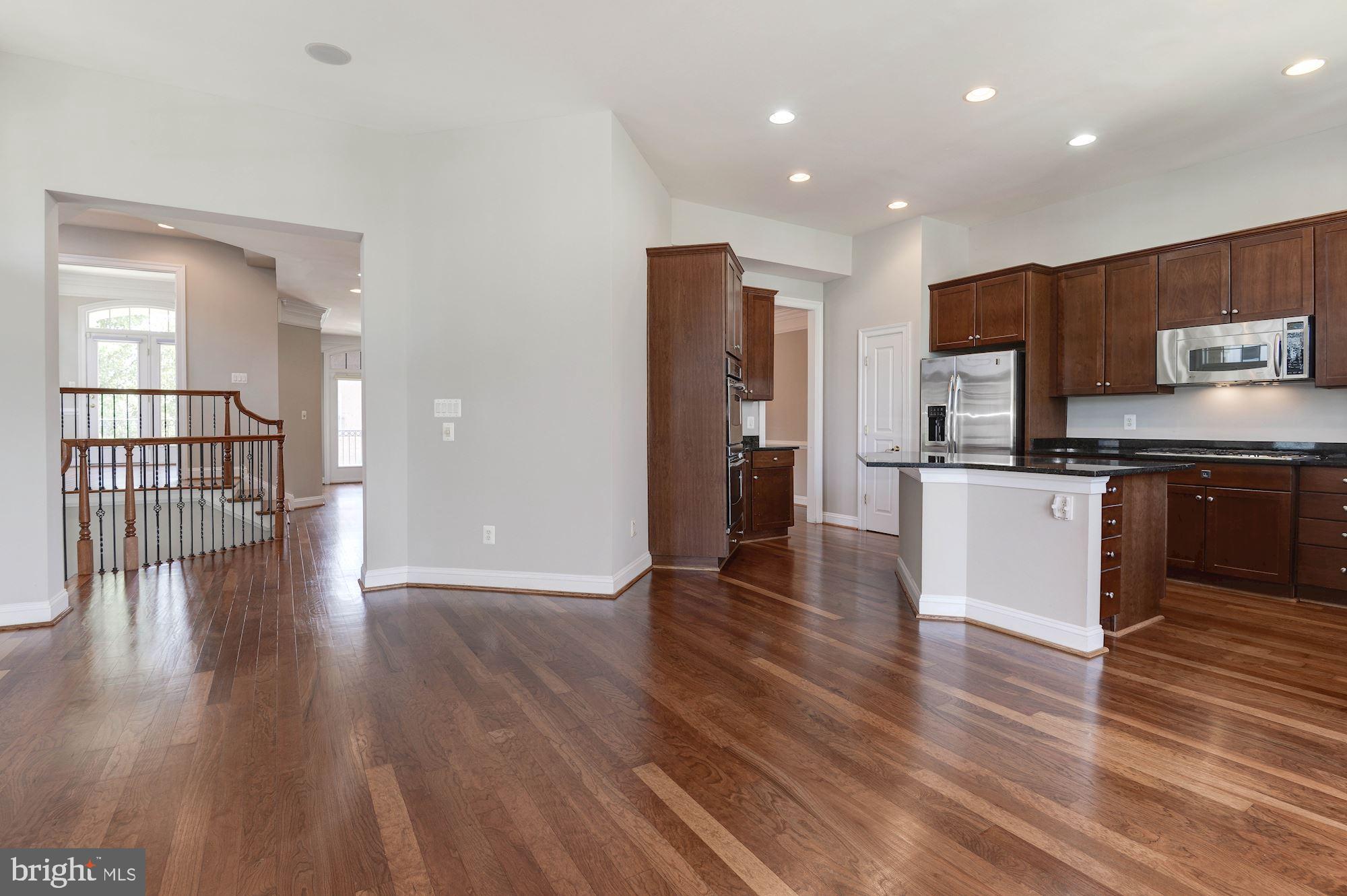 LANSDOWNE ON THE POTOMAC - Residential