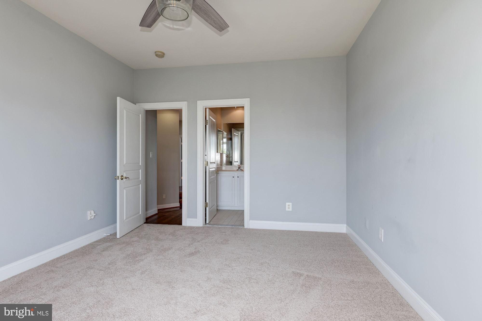 LANSDOWNE ON THE POTOMAC - Residential