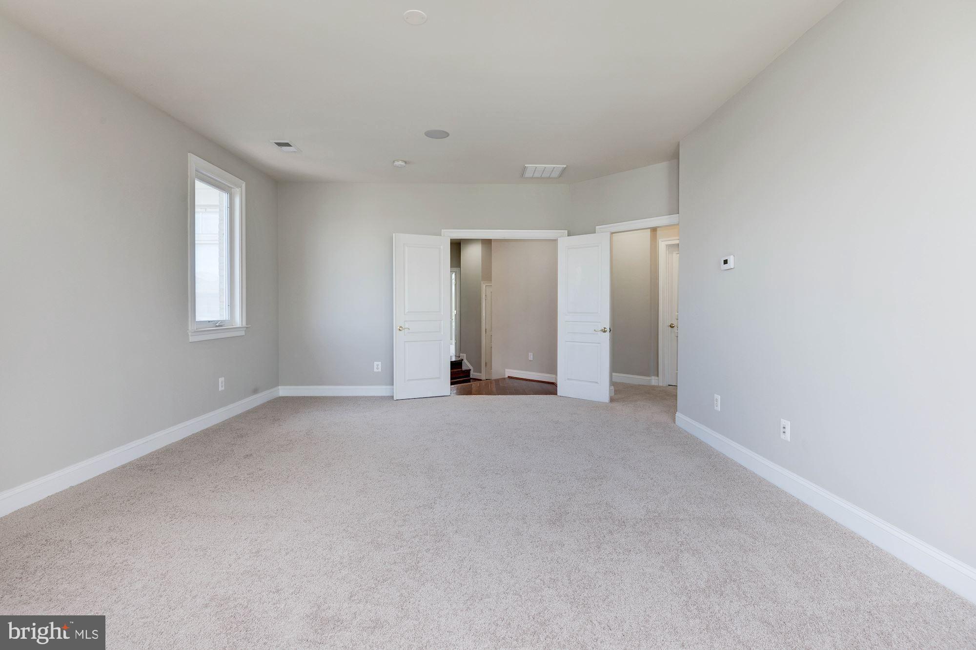 LANSDOWNE ON THE POTOMAC - Residential