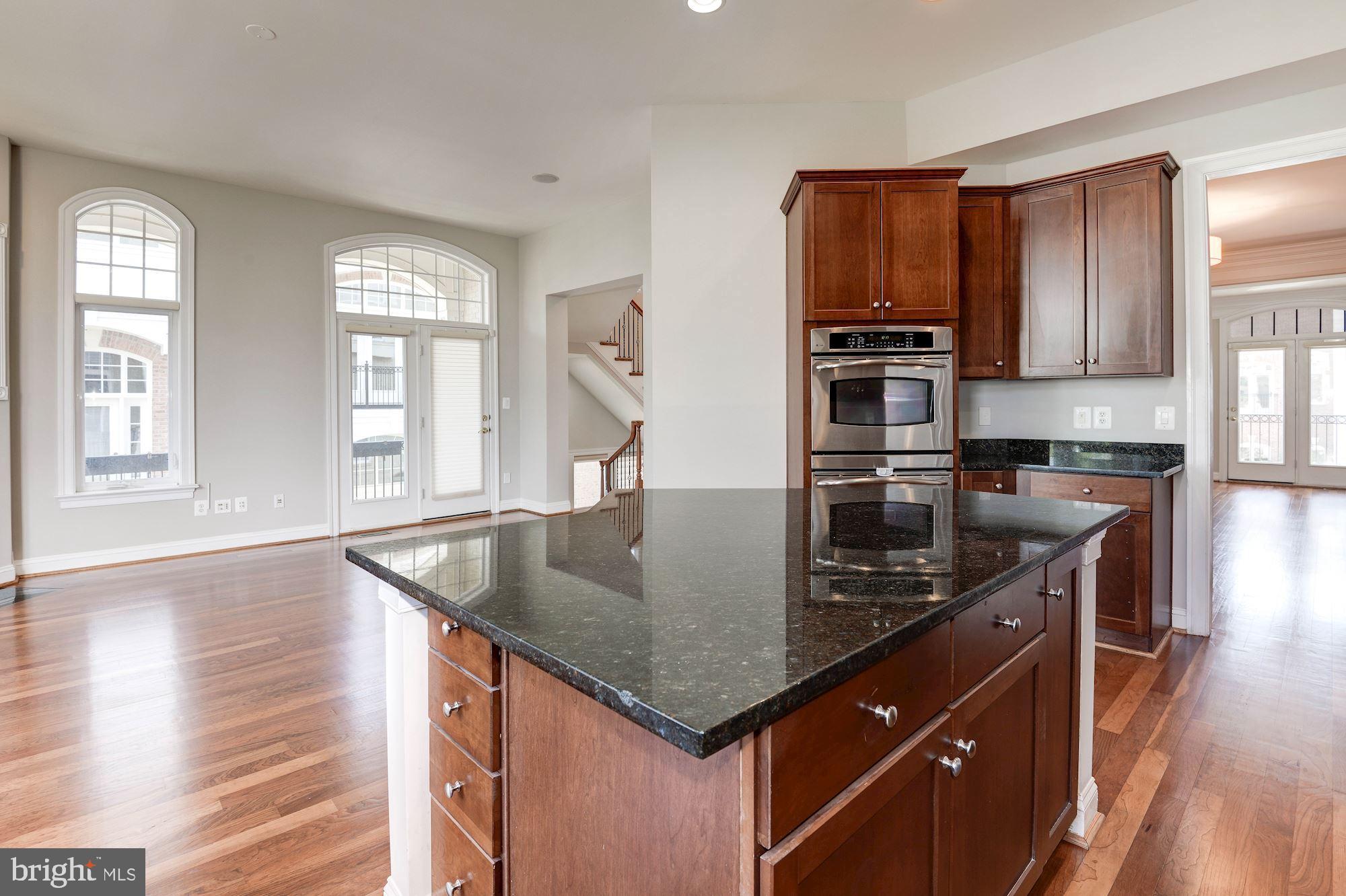 LANSDOWNE ON THE POTOMAC - Residential