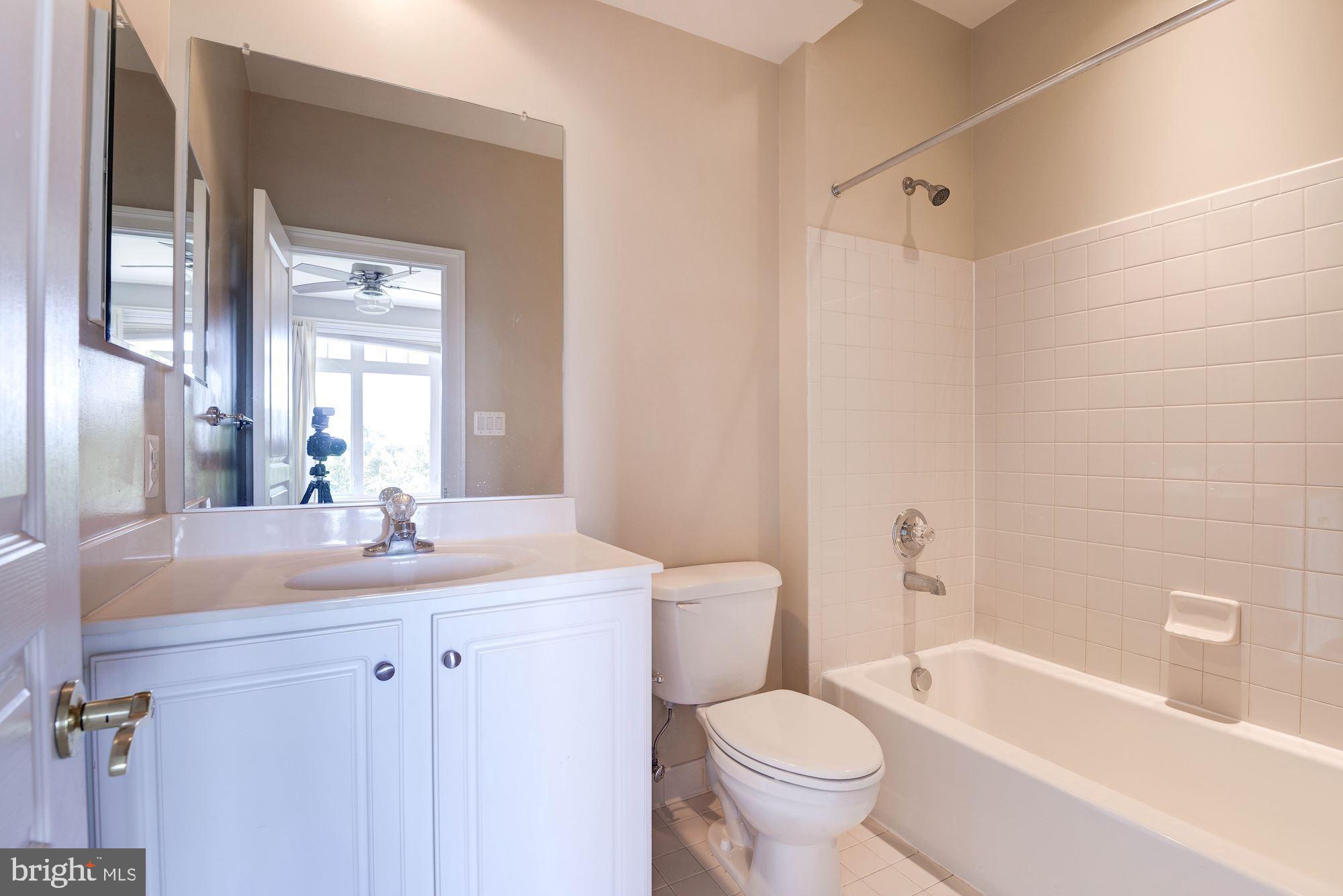 LANSDOWNE ON THE POTOMAC - Residential