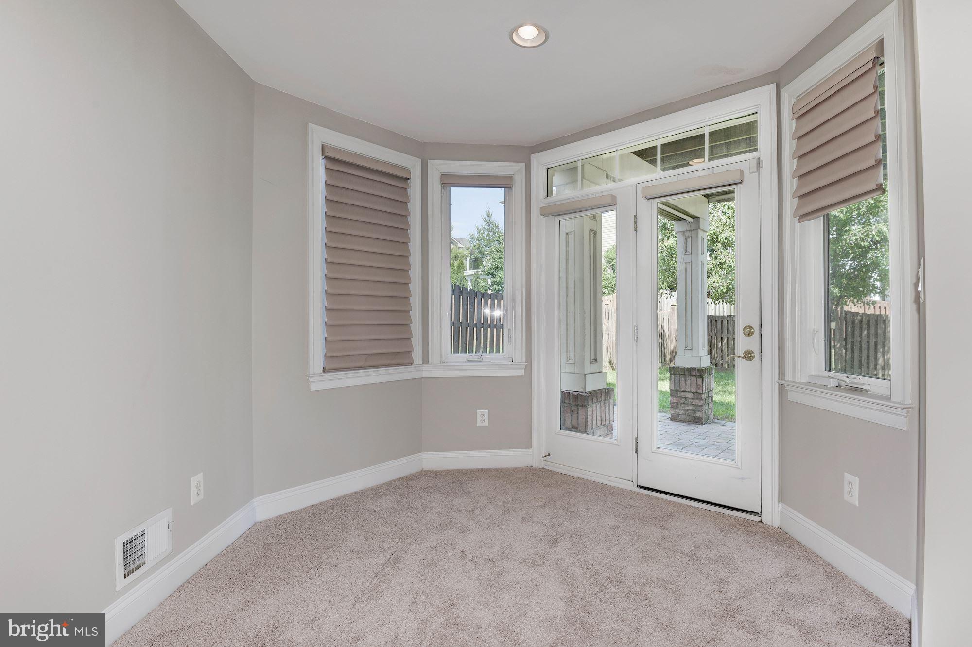 LANSDOWNE ON THE POTOMAC - Residential