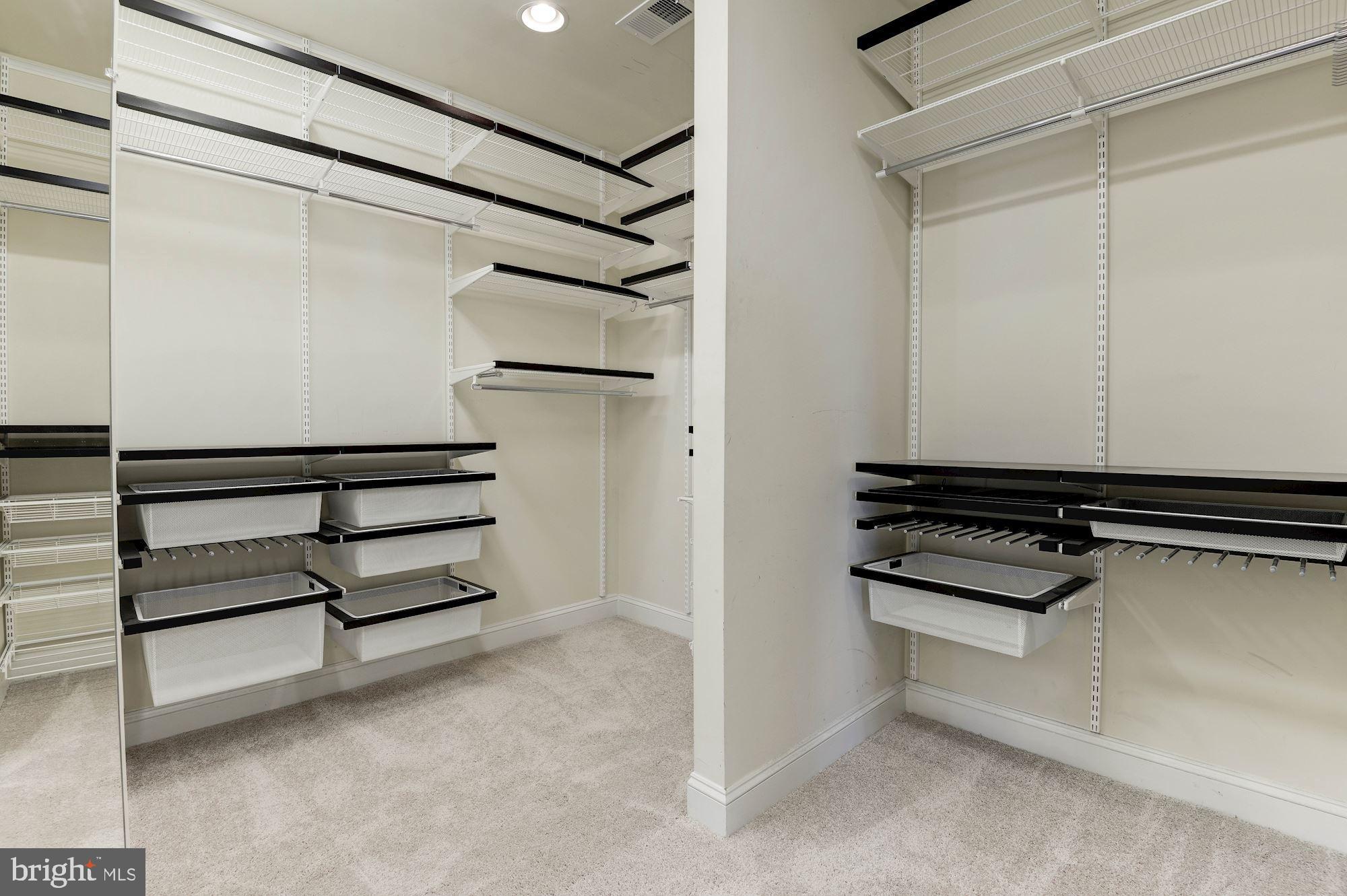 LANSDOWNE ON THE POTOMAC - Residential