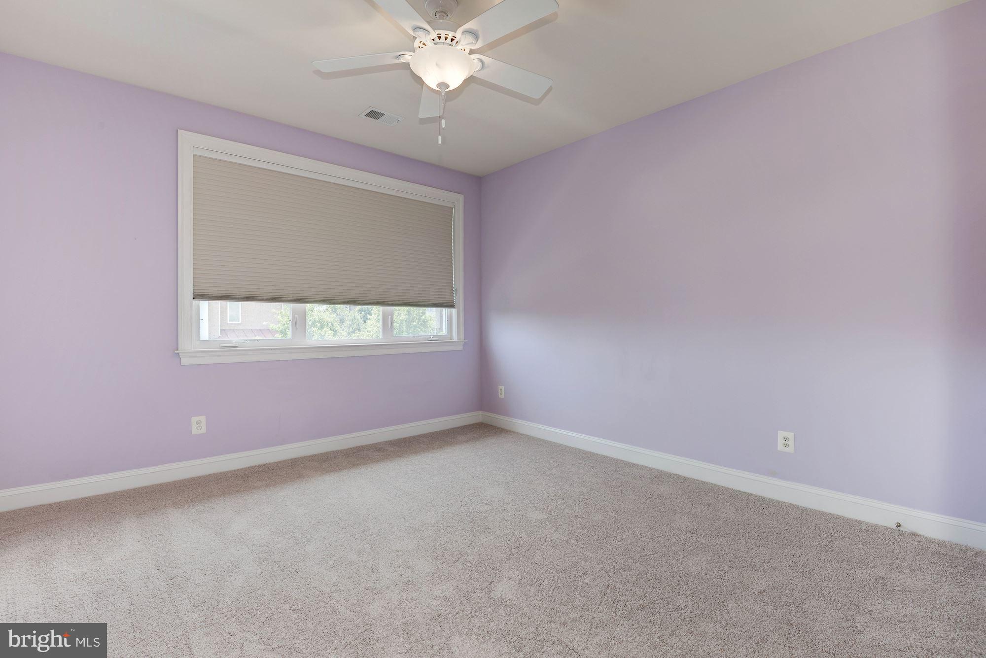 LANSDOWNE ON THE POTOMAC - Residential