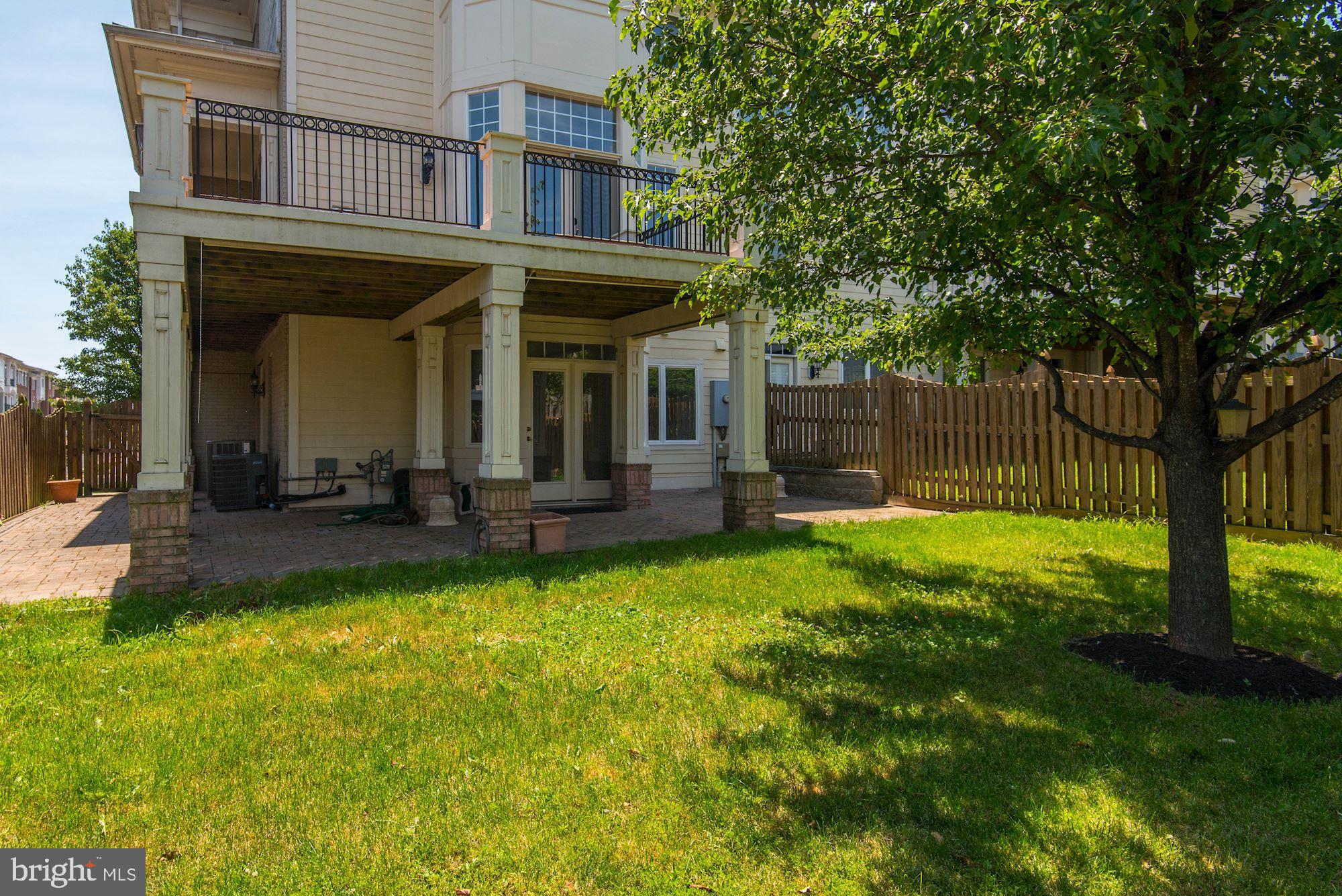 LANSDOWNE ON THE POTOMAC - Residential