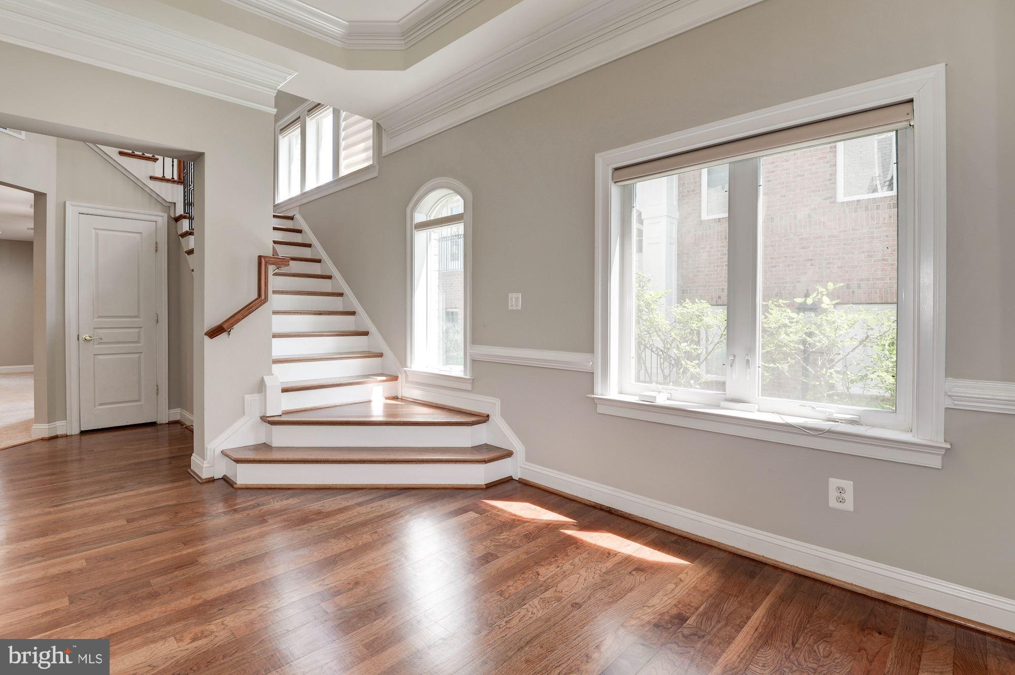 LANSDOWNE ON THE POTOMAC - Residential