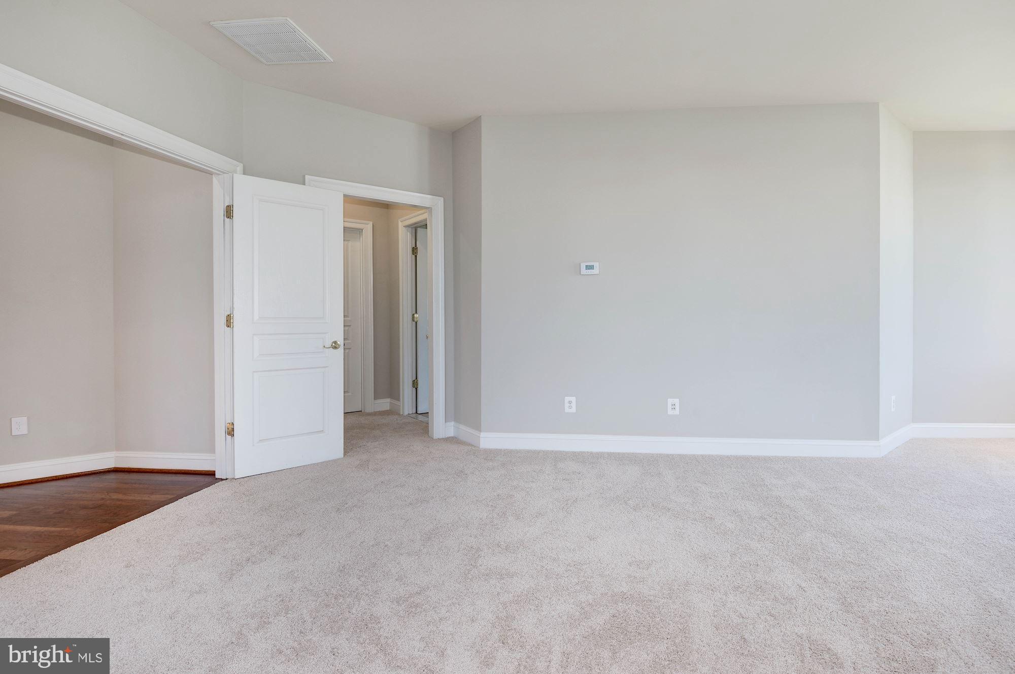 LANSDOWNE ON THE POTOMAC - Residential