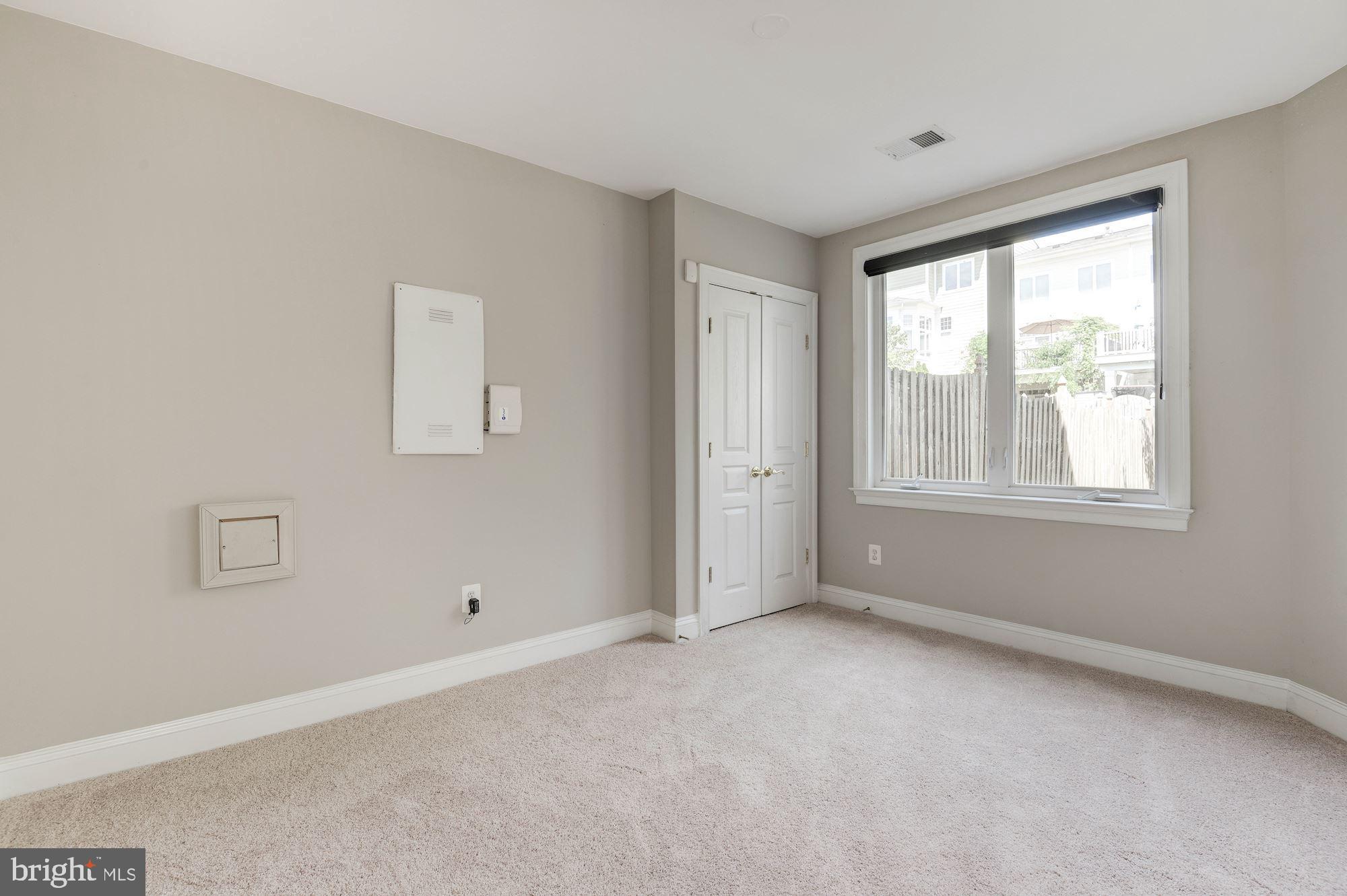 LANSDOWNE ON THE POTOMAC - Residential