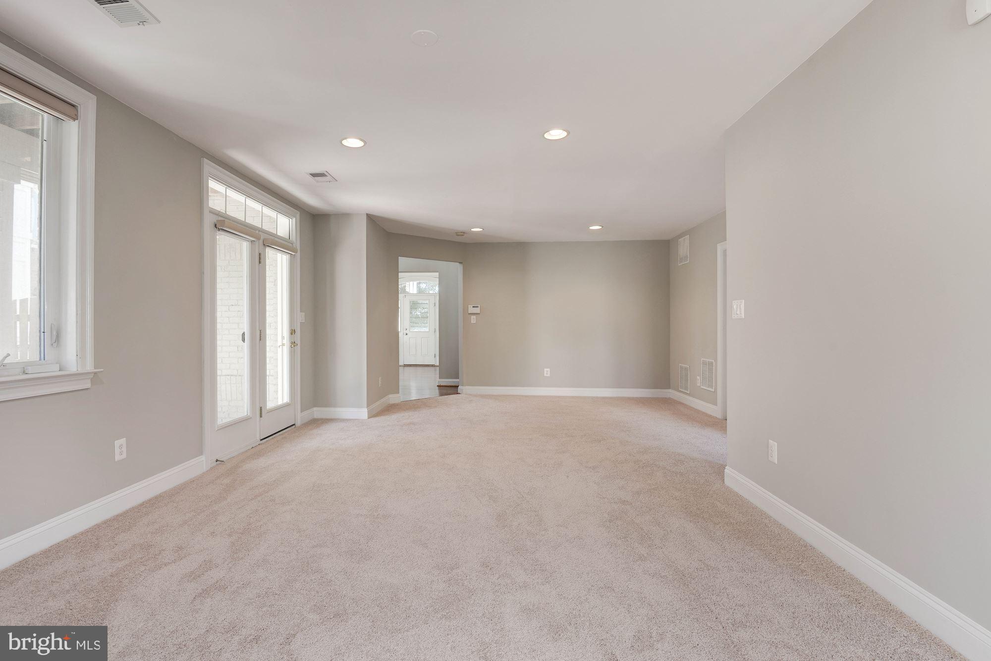 LANSDOWNE ON THE POTOMAC - Residential