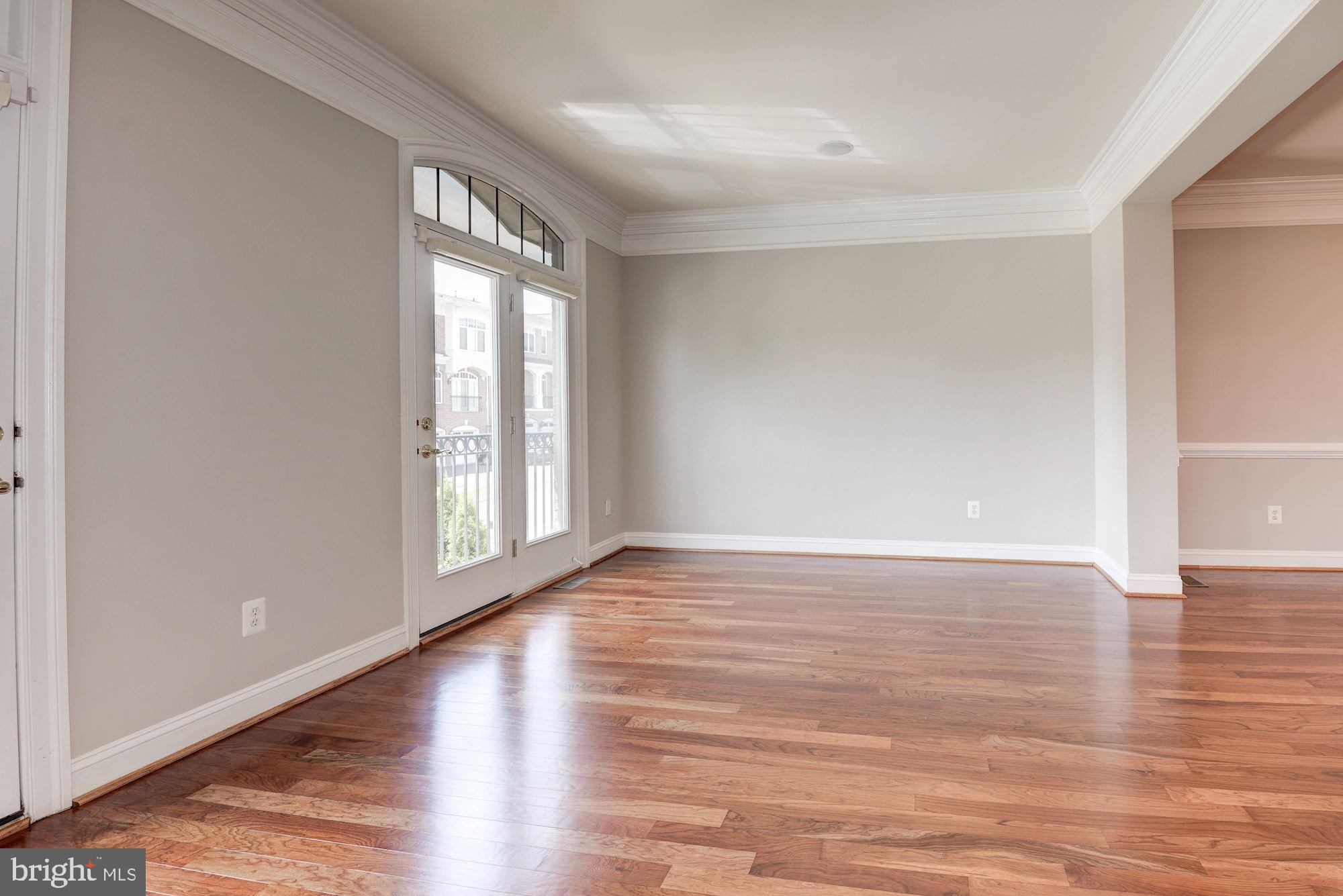 LANSDOWNE ON THE POTOMAC - Residential