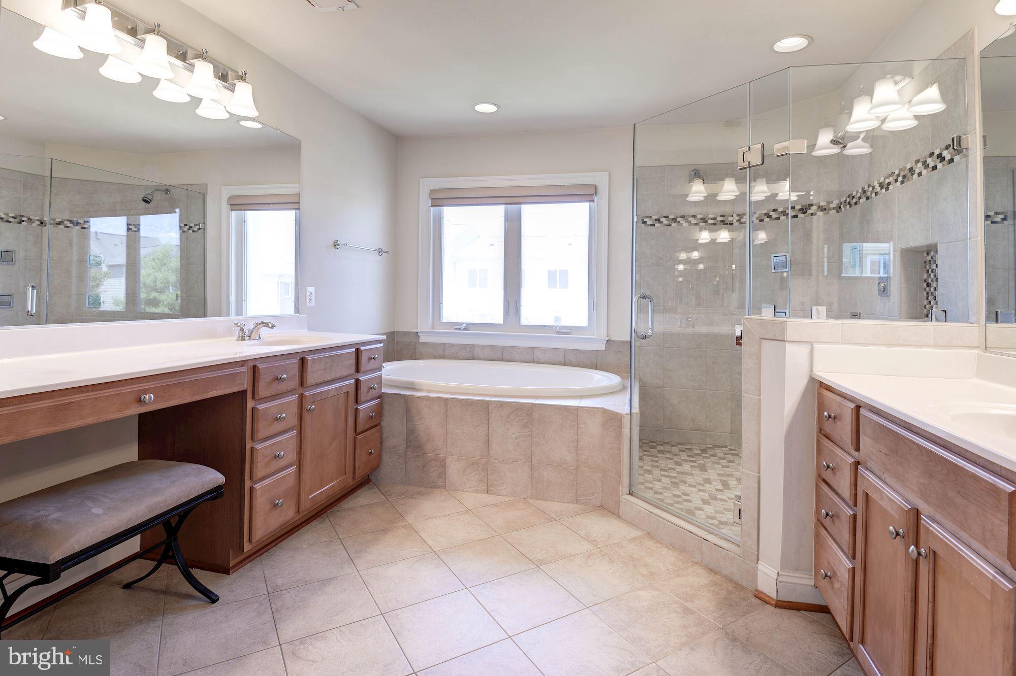 LANSDOWNE ON THE POTOMAC - Residential