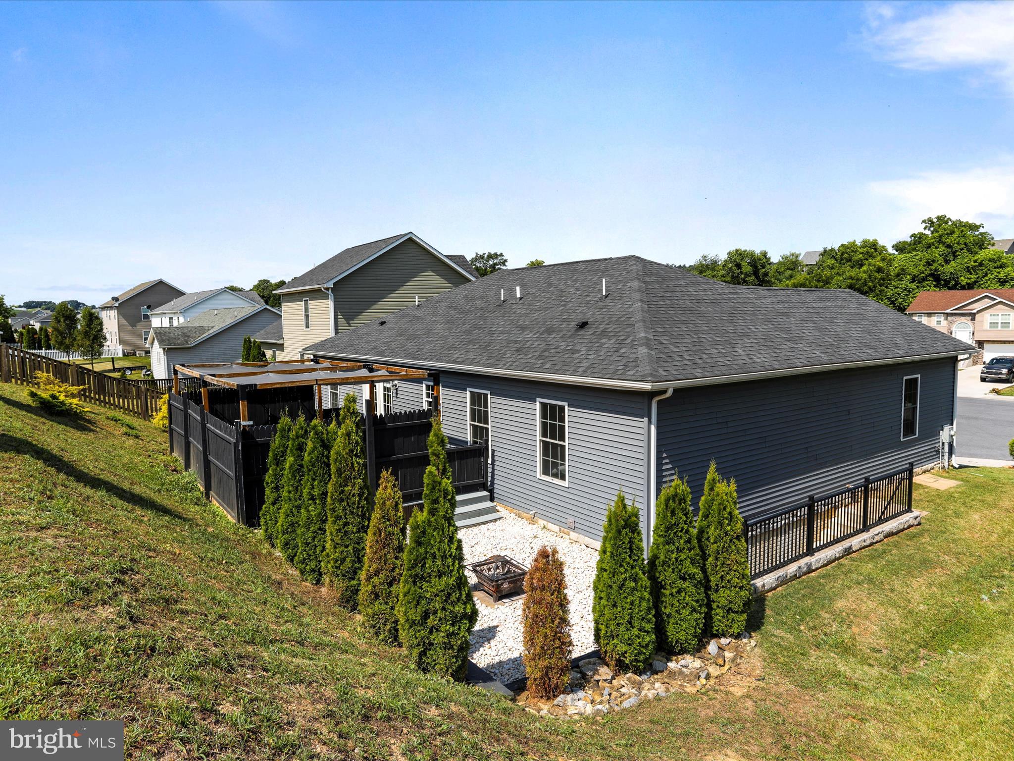 RED HILL - Residential