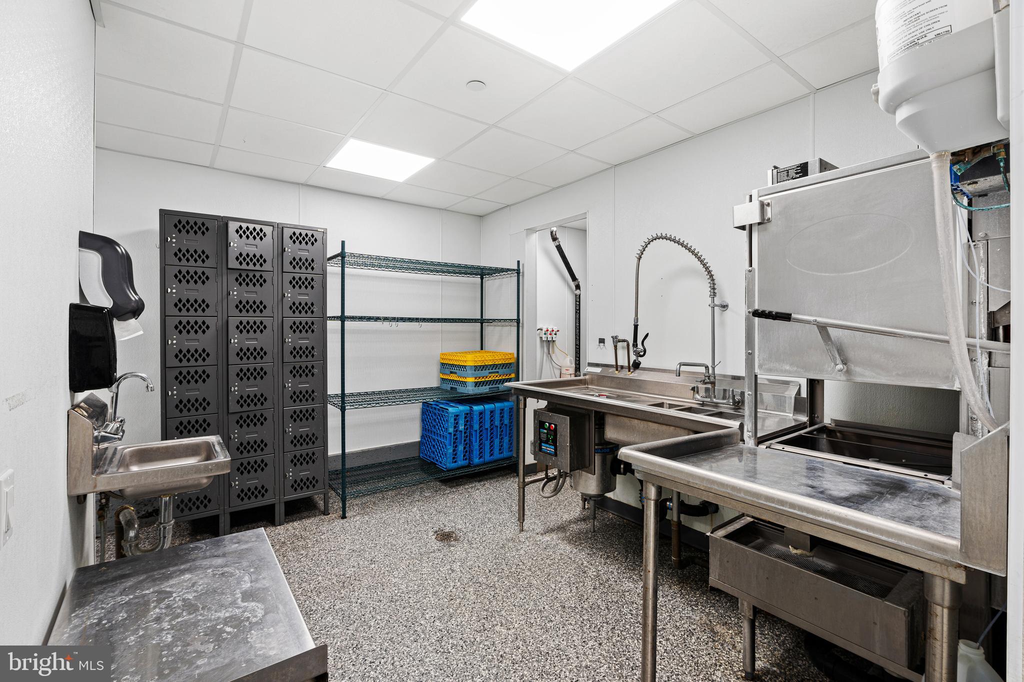 SOUTH KENSINGTON - Commercial Sale