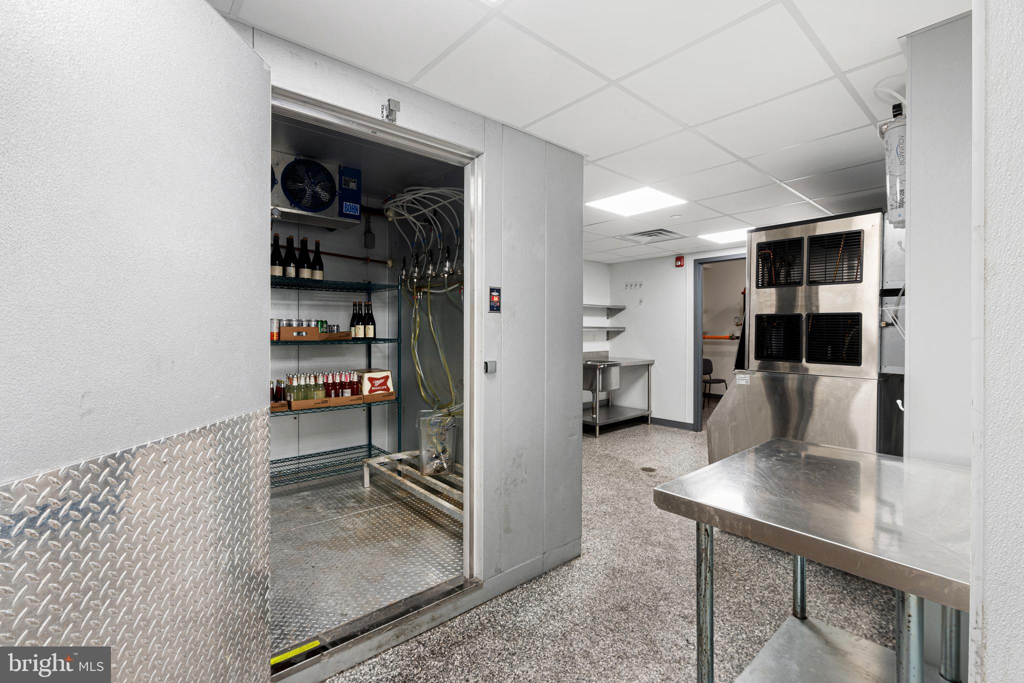 SOUTH KENSINGTON - Commercial Sale