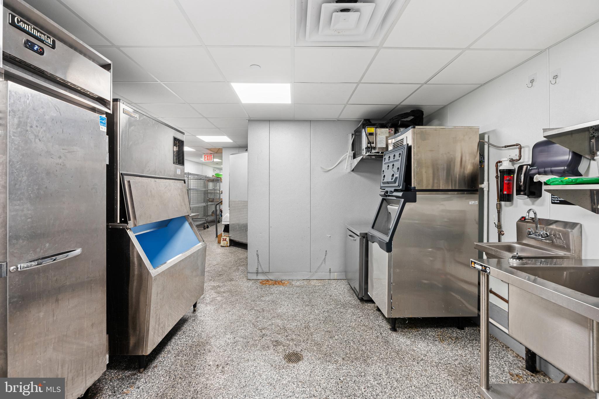 SOUTH KENSINGTON - Commercial Sale