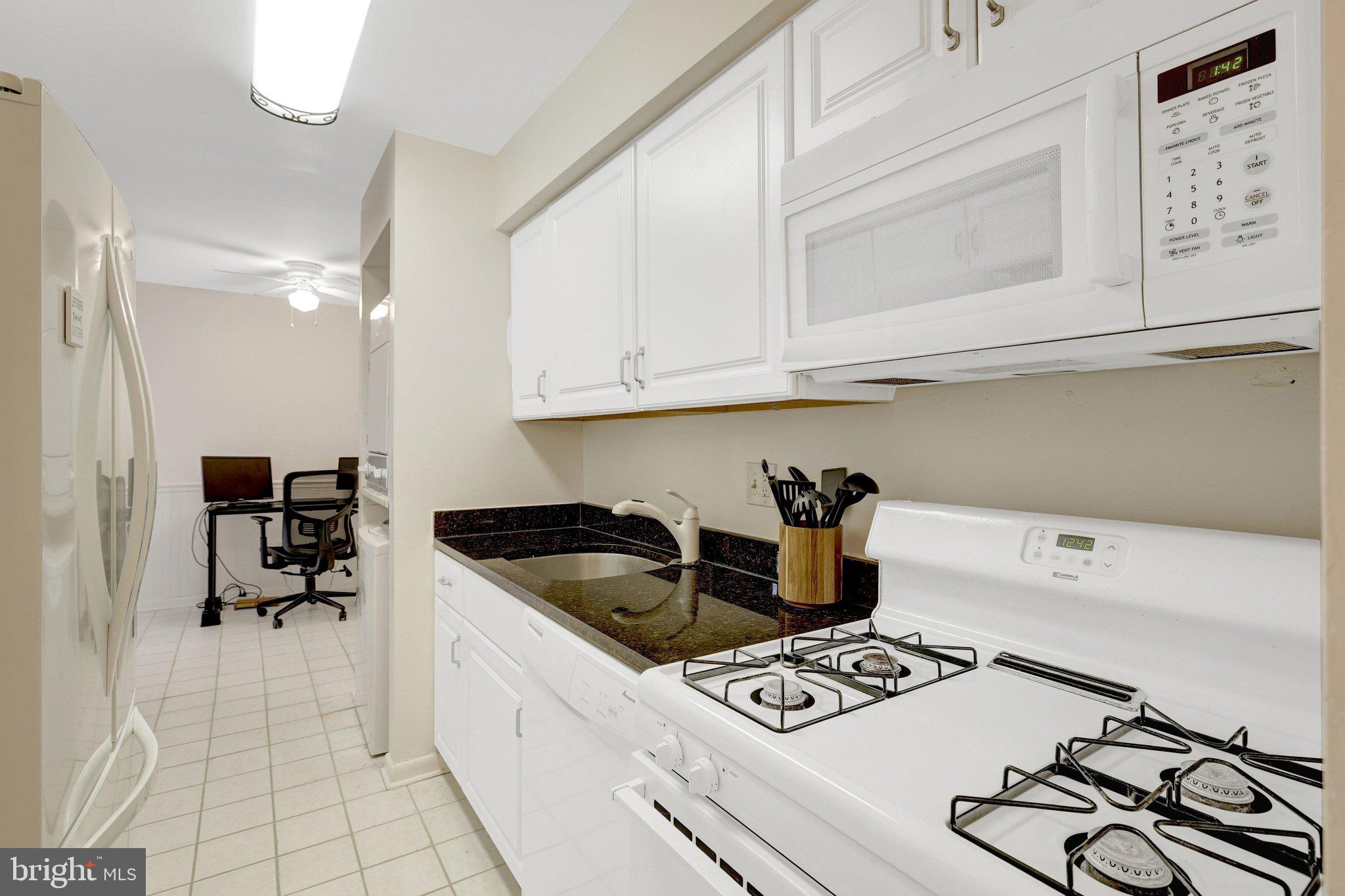 CHESTNUT GROVE - Residential