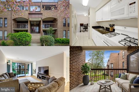Photo of 11260 Chestnut Grove Square #139, RESTON, VA 20190 (MLS # VAFX2283154)