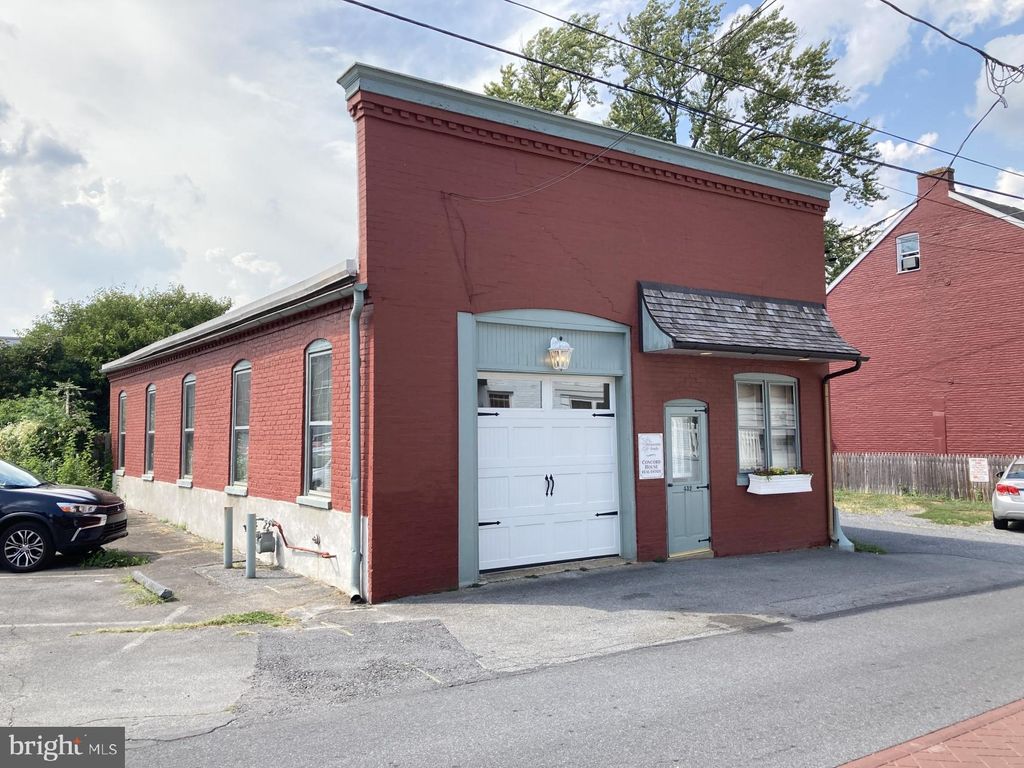 Photo of 432 N Christian Street, Lancaster, PA 17602 (MLS # PALA2041102)