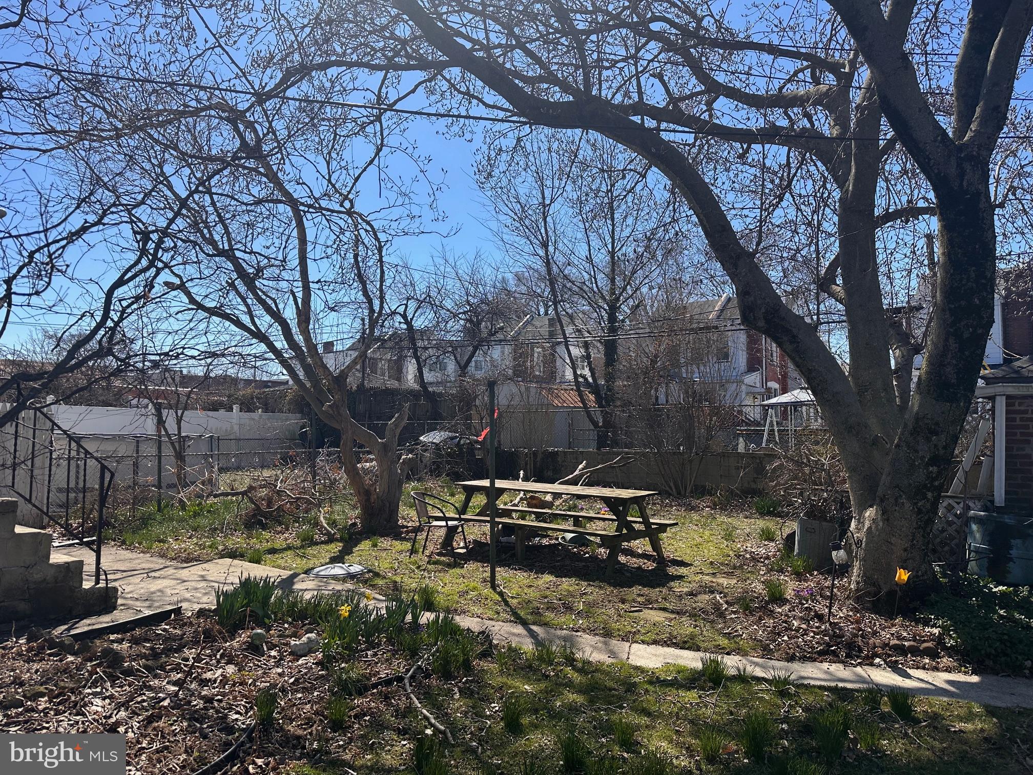 LAWNCREST - Residential