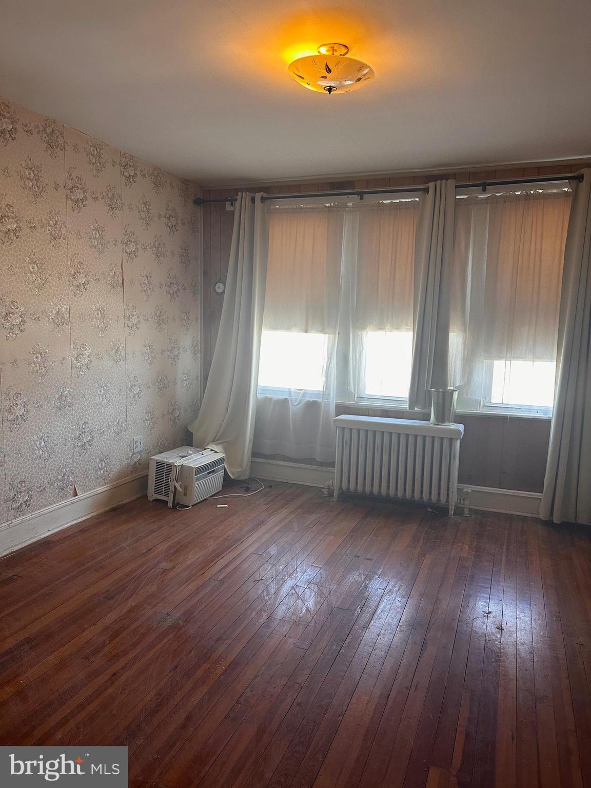 LAWNCREST - Residential