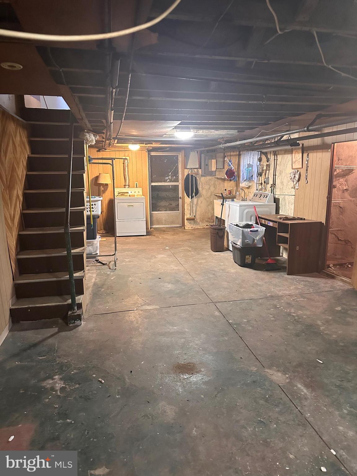 LAWNCREST - Residential