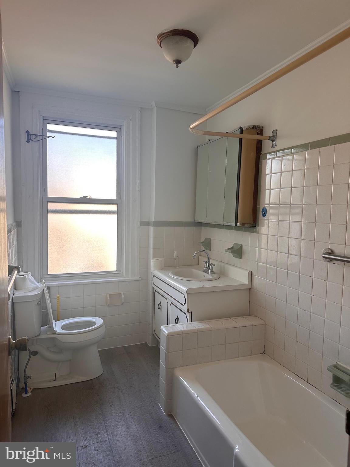 LAWNCREST - Residential