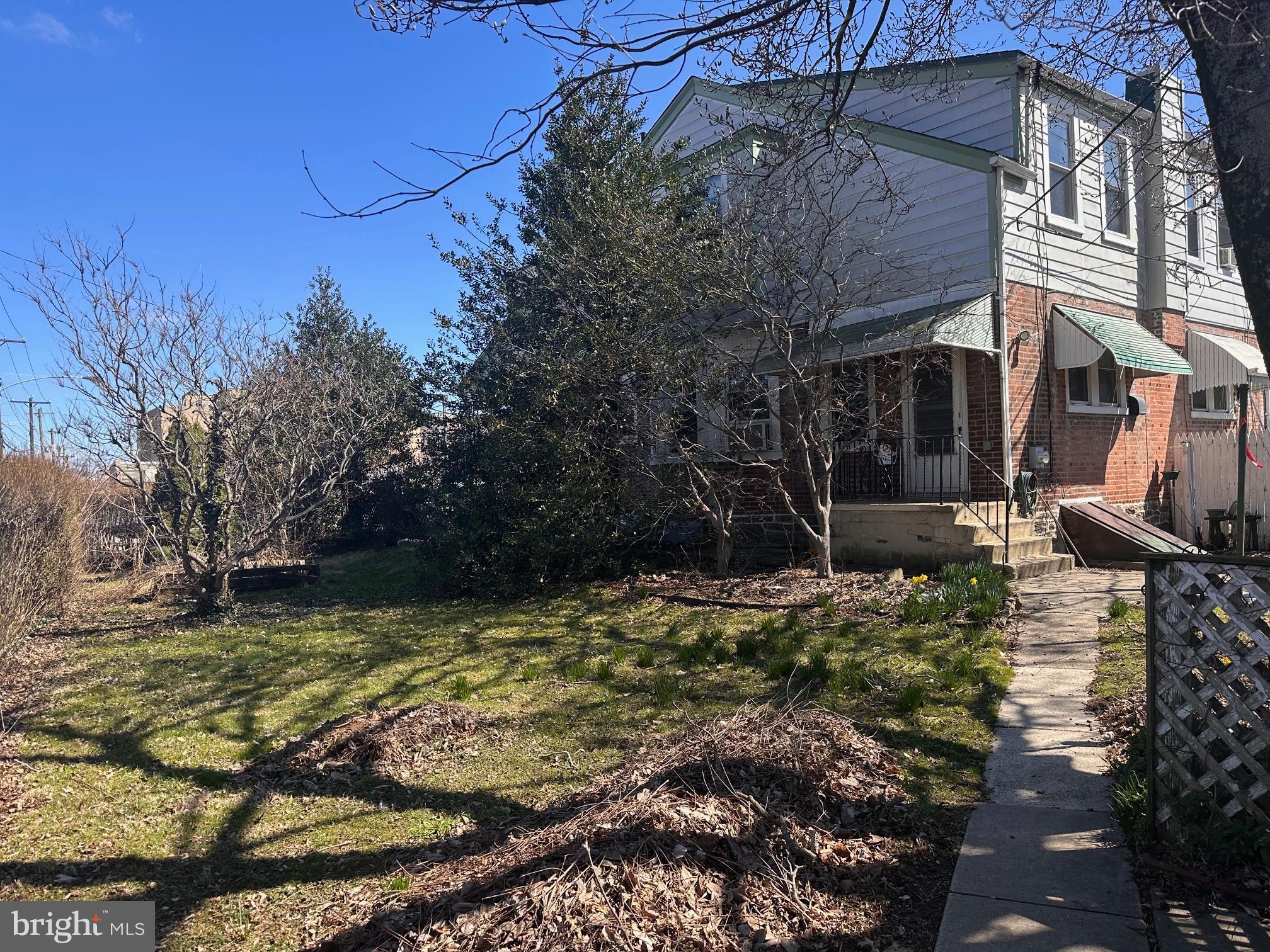 LAWNCREST - Residential