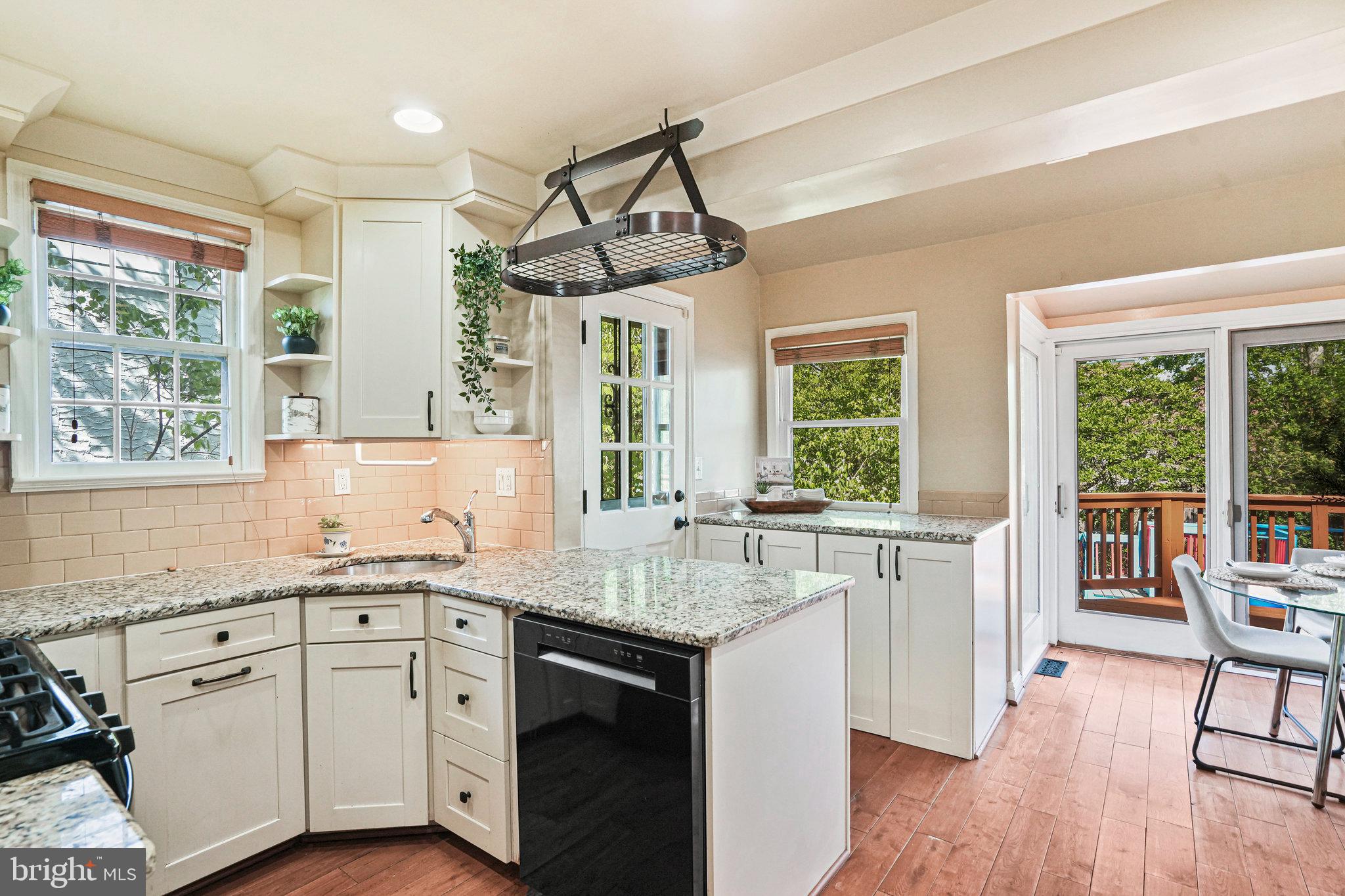 RIVERDALE PARK - Residential