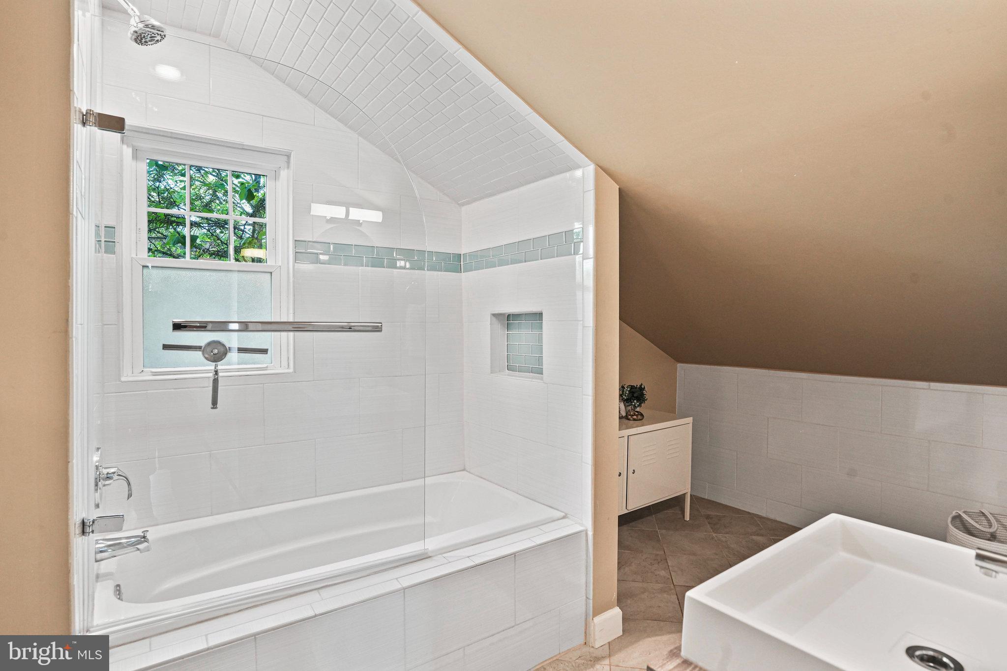 RIVERDALE PARK - Residential