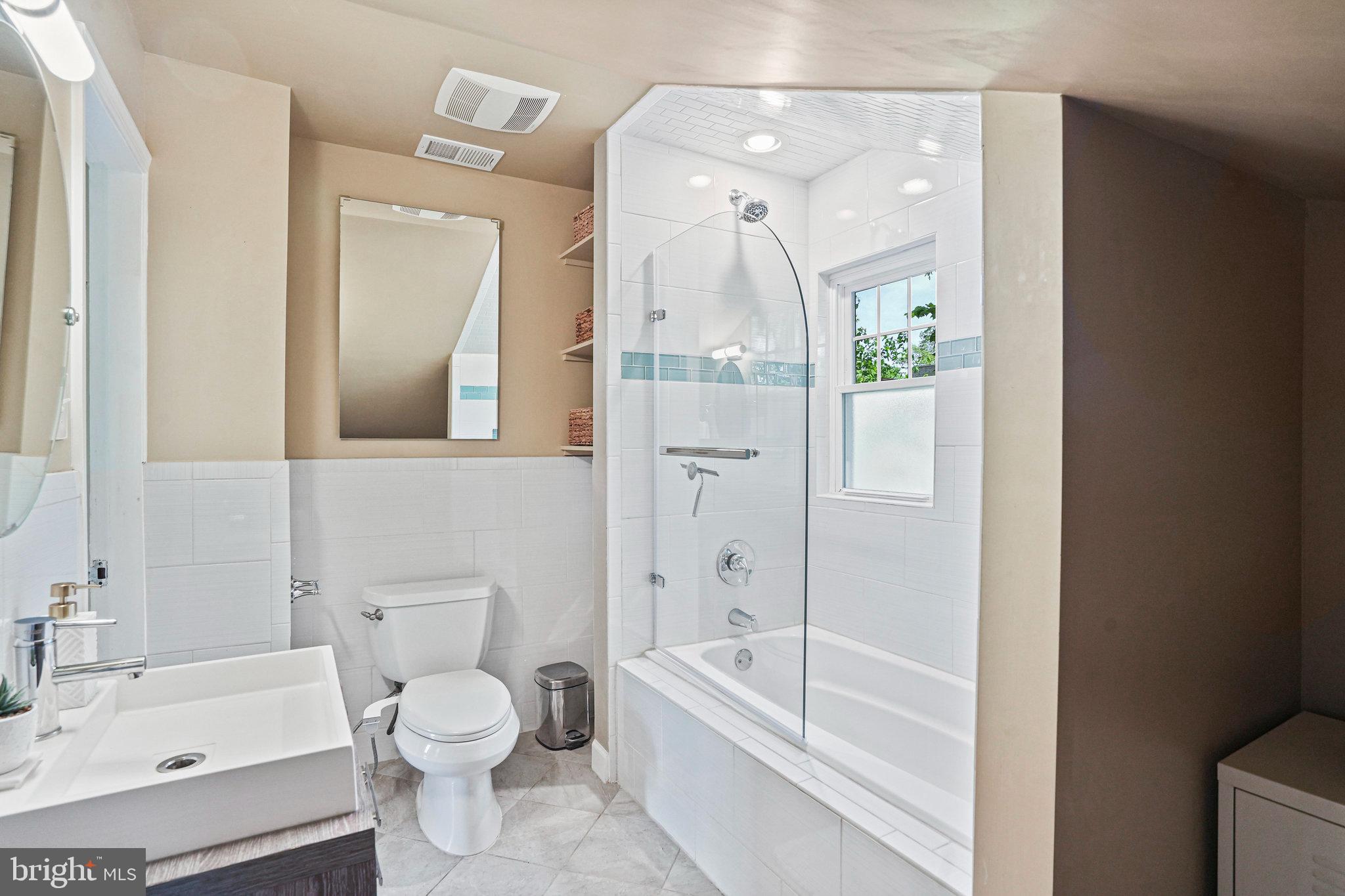 RIVERDALE PARK - Residential