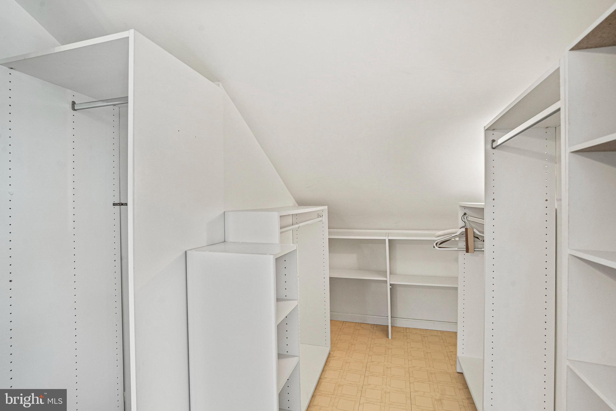 RIVERDALE PARK - Residential