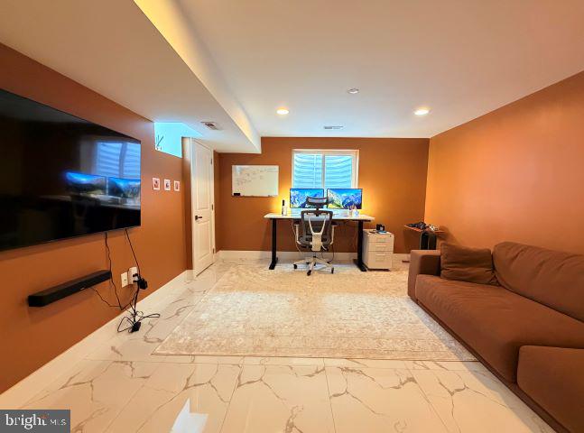 EAST KENSINGTON - Residential