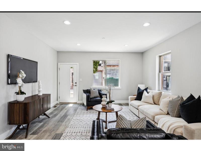 2620 EMERALD STREET