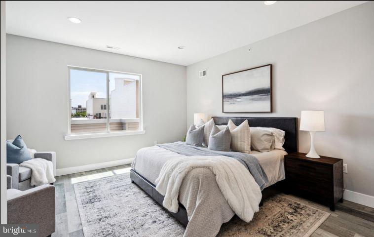 EAST KENSINGTON - Residential