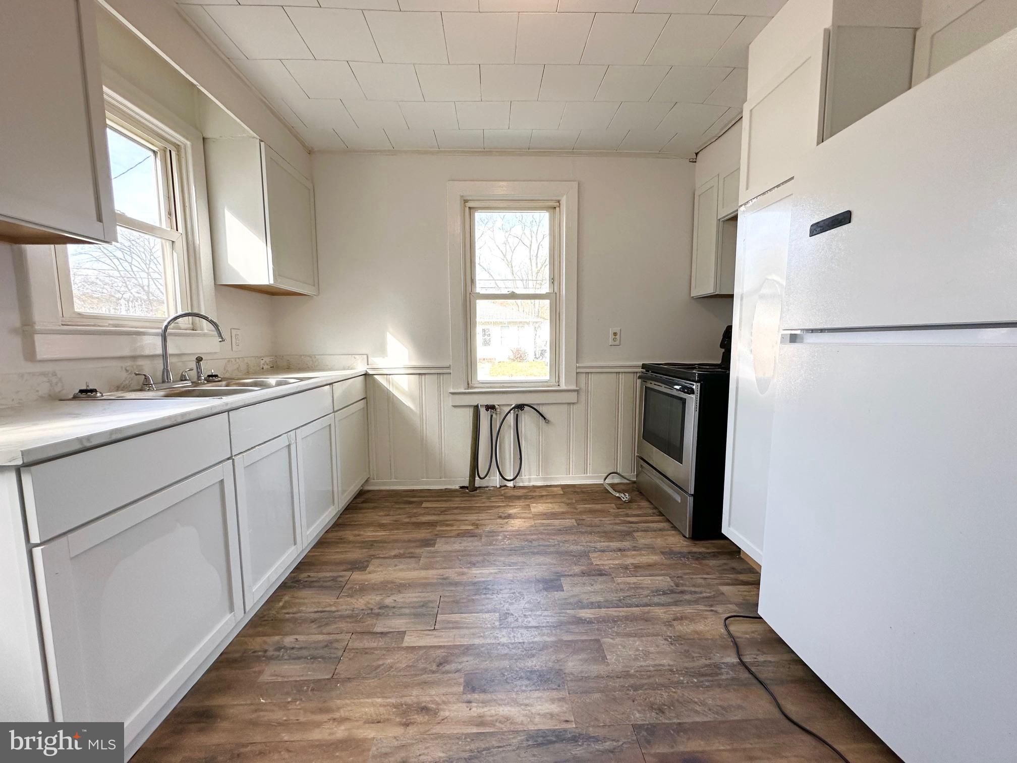 LEONARDS LANE - Residential