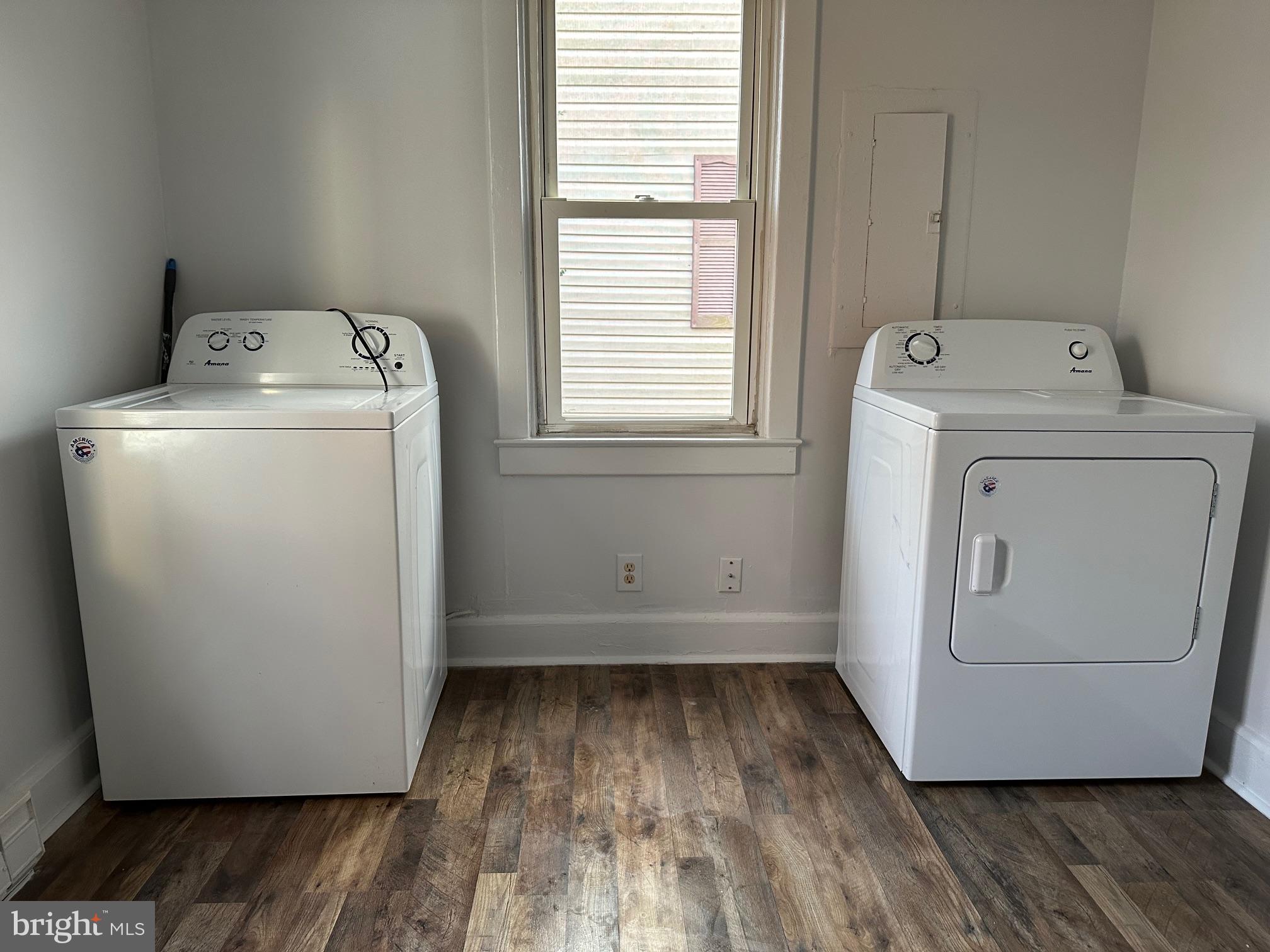 LEONARDS LANE - Residential