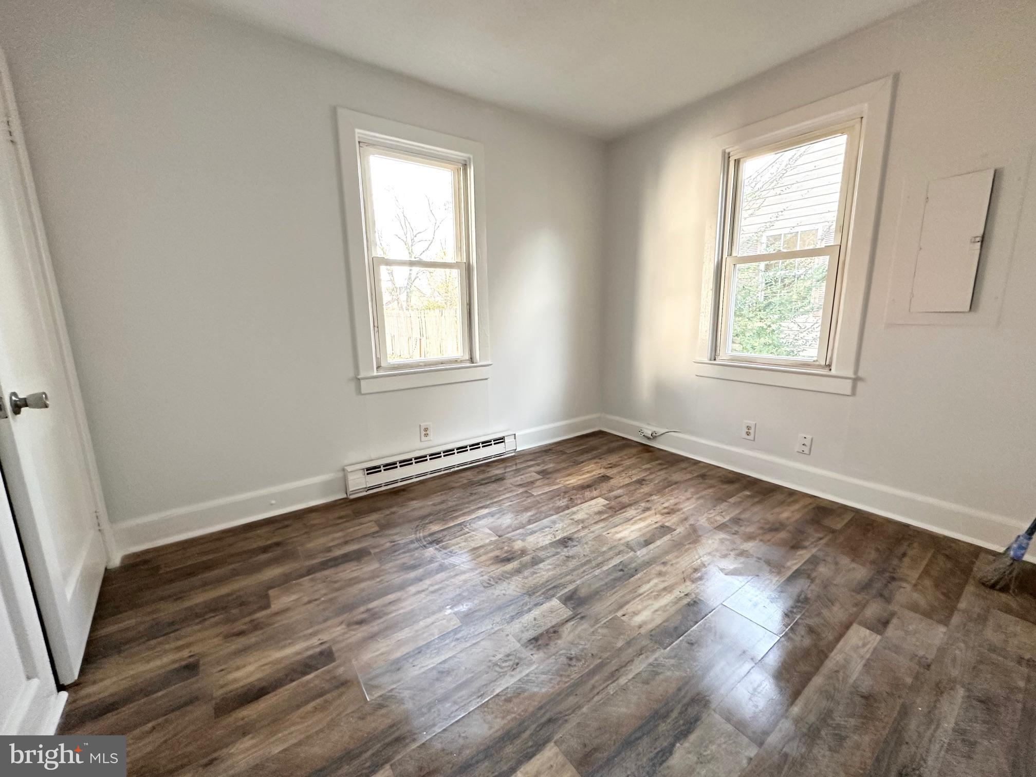 LEONARDS LANE - Residential