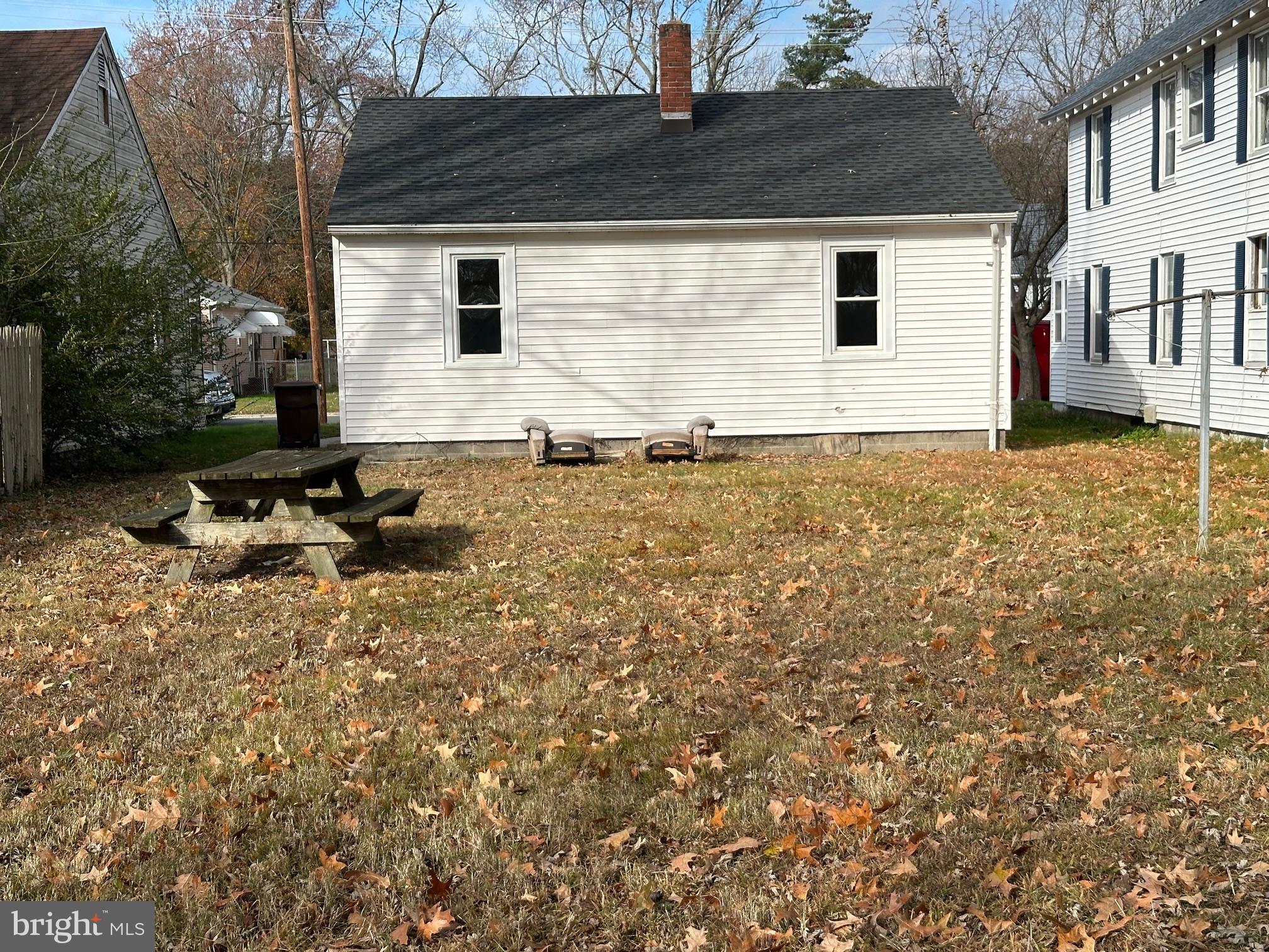 LEONARDS LANE - Residential